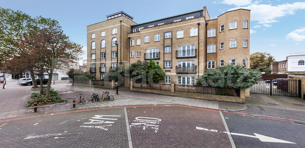 			UNDER OFFER , 2 Bedroom, 1 bath, 1 reception Apartment			 Draymans Court, Stockwell Green